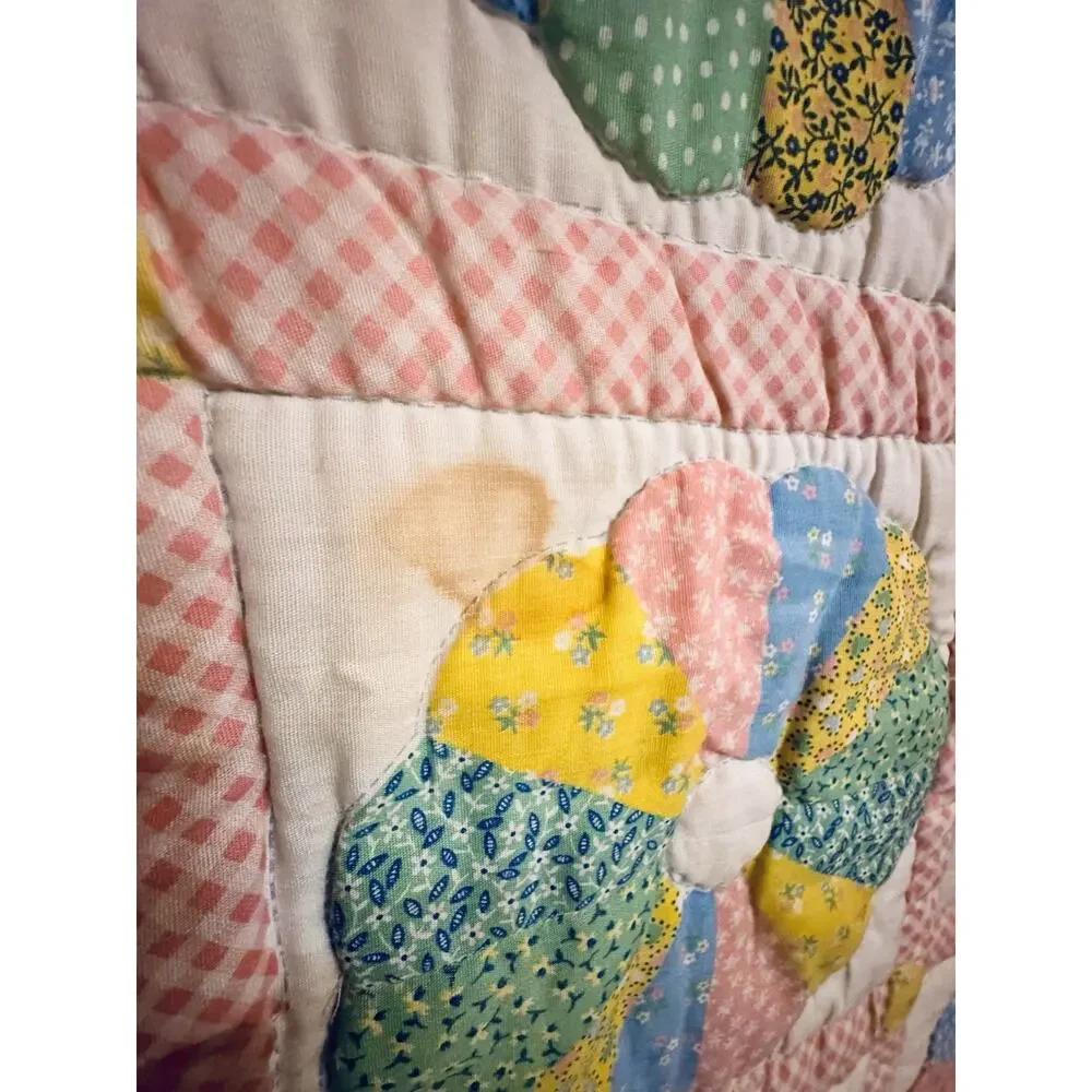 Vintage Handmade Dresden Plate Quilt 94x72 Hand Quilted Pastel Applique